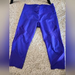 Athleta sonar capri leggings